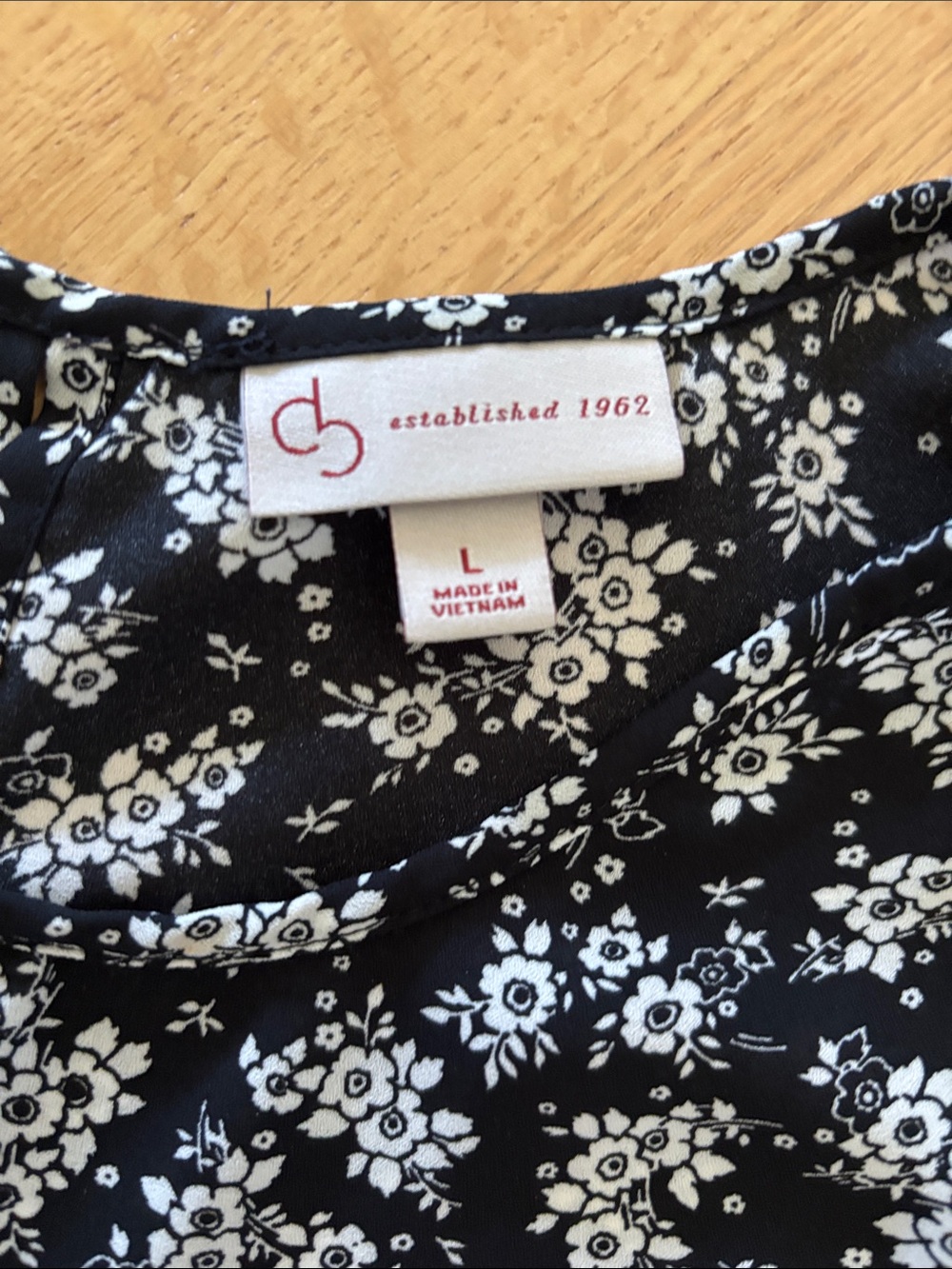 db nwot large blouse - Picture 2 of 2